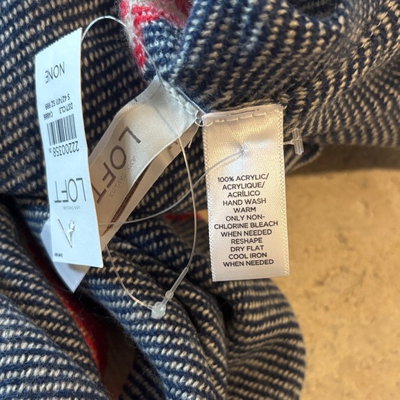 Ann Taylor LOFT infinity wrap Blue and Red Striped Scarf NWT - Picture 6 of 6